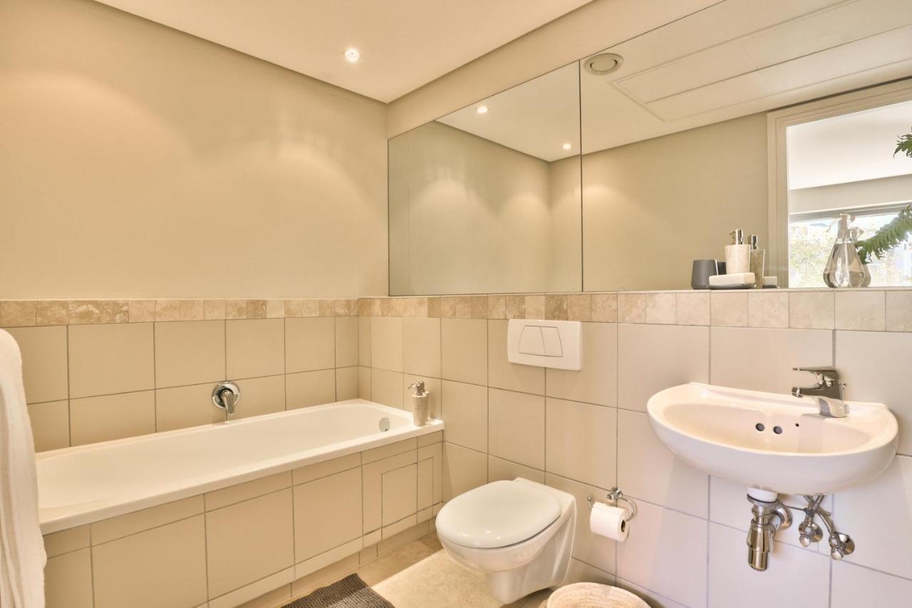 Elegant V&A Waterfront Canal Apartment 케이프타운 외부 사진
